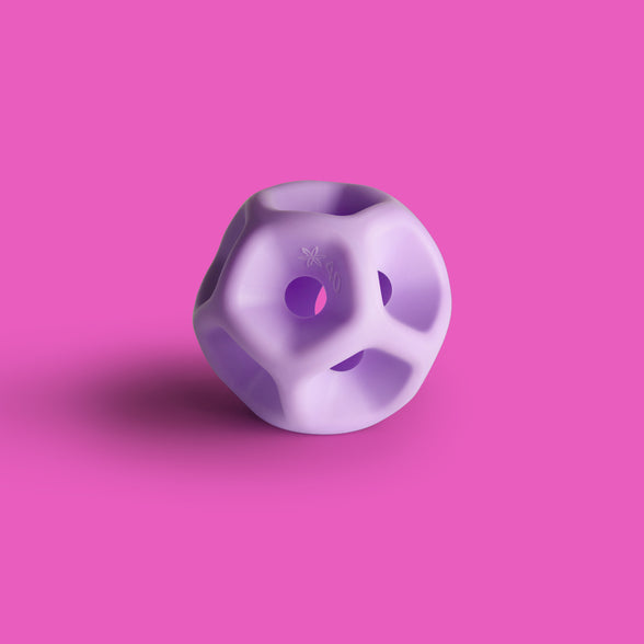 A Soma Flex® 40 detail shot, against a solid pink background